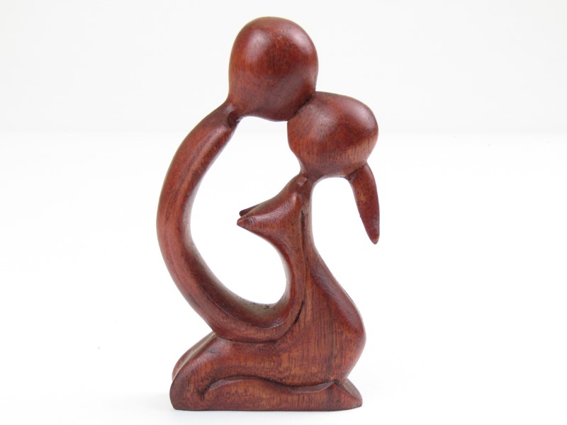 Dřevěná socha milenců 19 cm z Indonésie