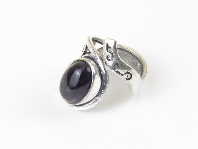 Originální kovový prsten s ametystem