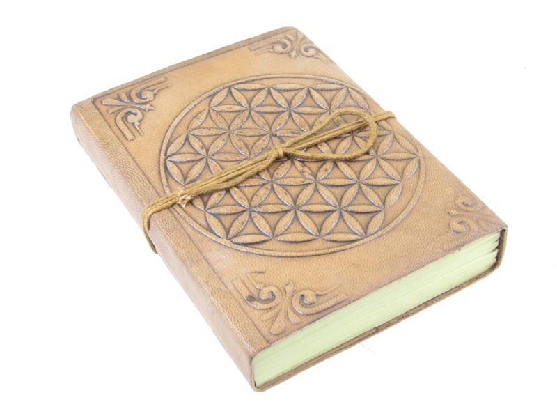 Zápisník z kůže a papíru s květem z Indie