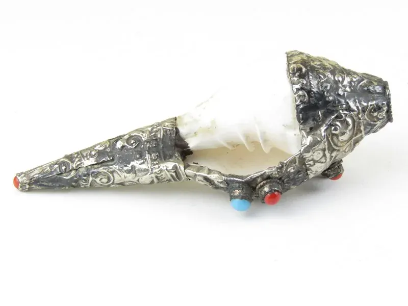 Rituální mušle Shankha bílá zdobená