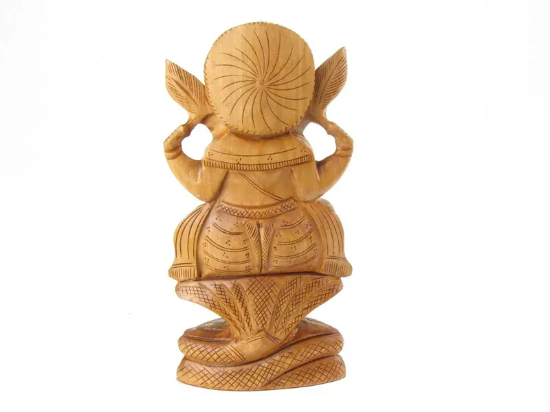 Dřevěná soška Ganéše na kobře 26 cm