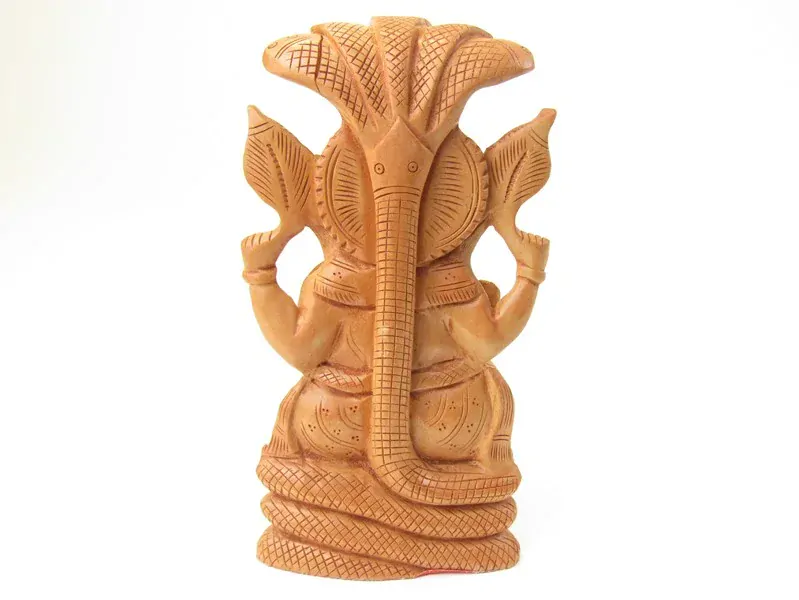 Dřevěná soška Ganéša 20 cm z Indie