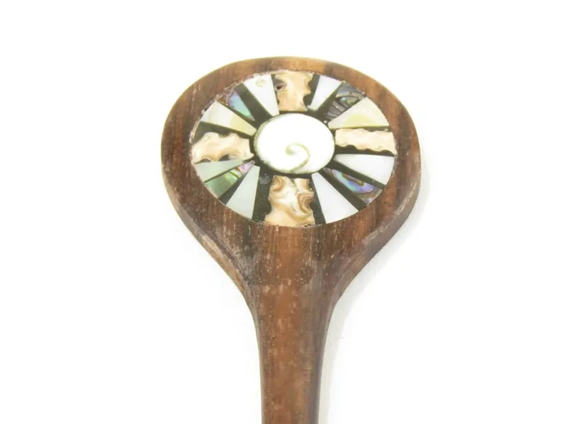 Dřevěná jehlice do vlasů s mušlí a perletí