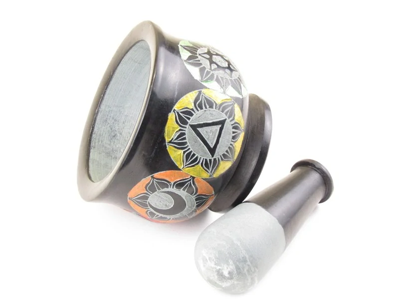 Hmoždíř z kamene mastku zdobený