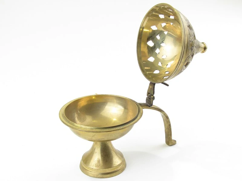 Mosazná kadidelnice s pokličkou