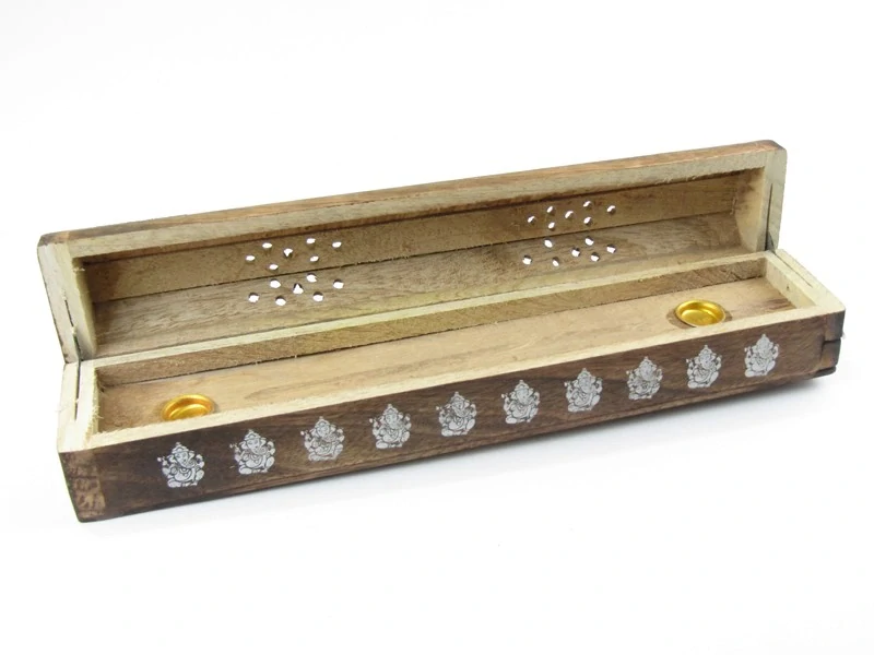 Držák na tyčinky dřevěná truhlička zdobená