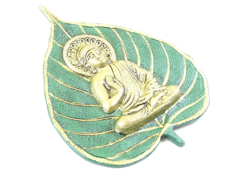 Buddha z kovu v listu 19 cm zelený