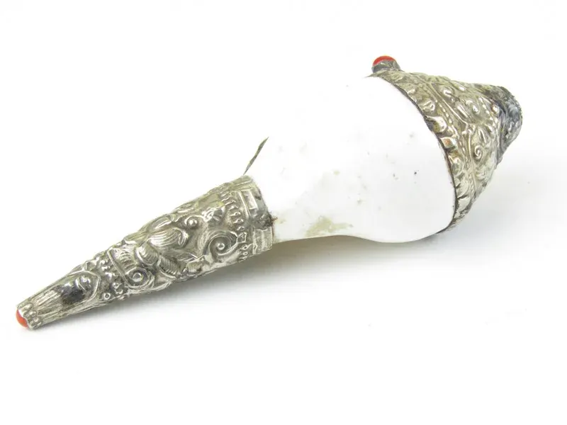 Rituální mušle Shankha bílá zdobená