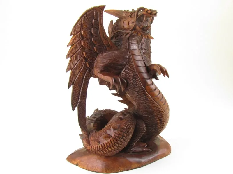 Dřevěný drak vyřezávaný s  křídly 42 cm