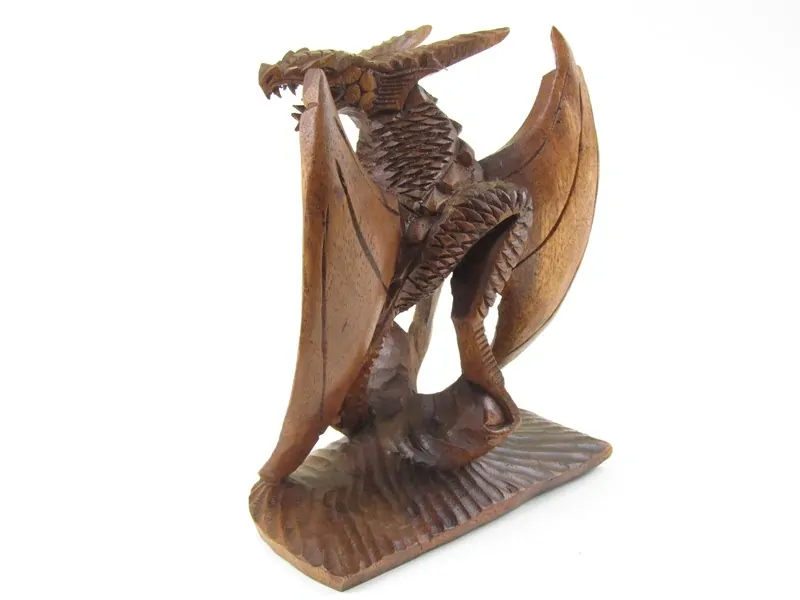Dřevěný drak saurus 16 cm 