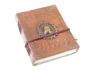 Zápisník z kůže a papíru s tygřím okem