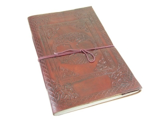 Velký zápisník z kůže se stromem života