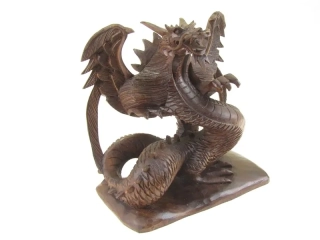 Dřevěný drak saurus 18 cm 