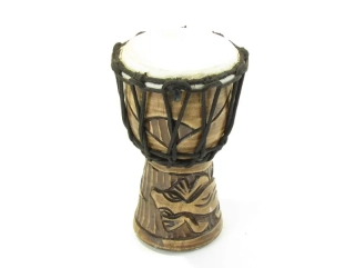 Vyřezávaný buben hnědý 20 cm